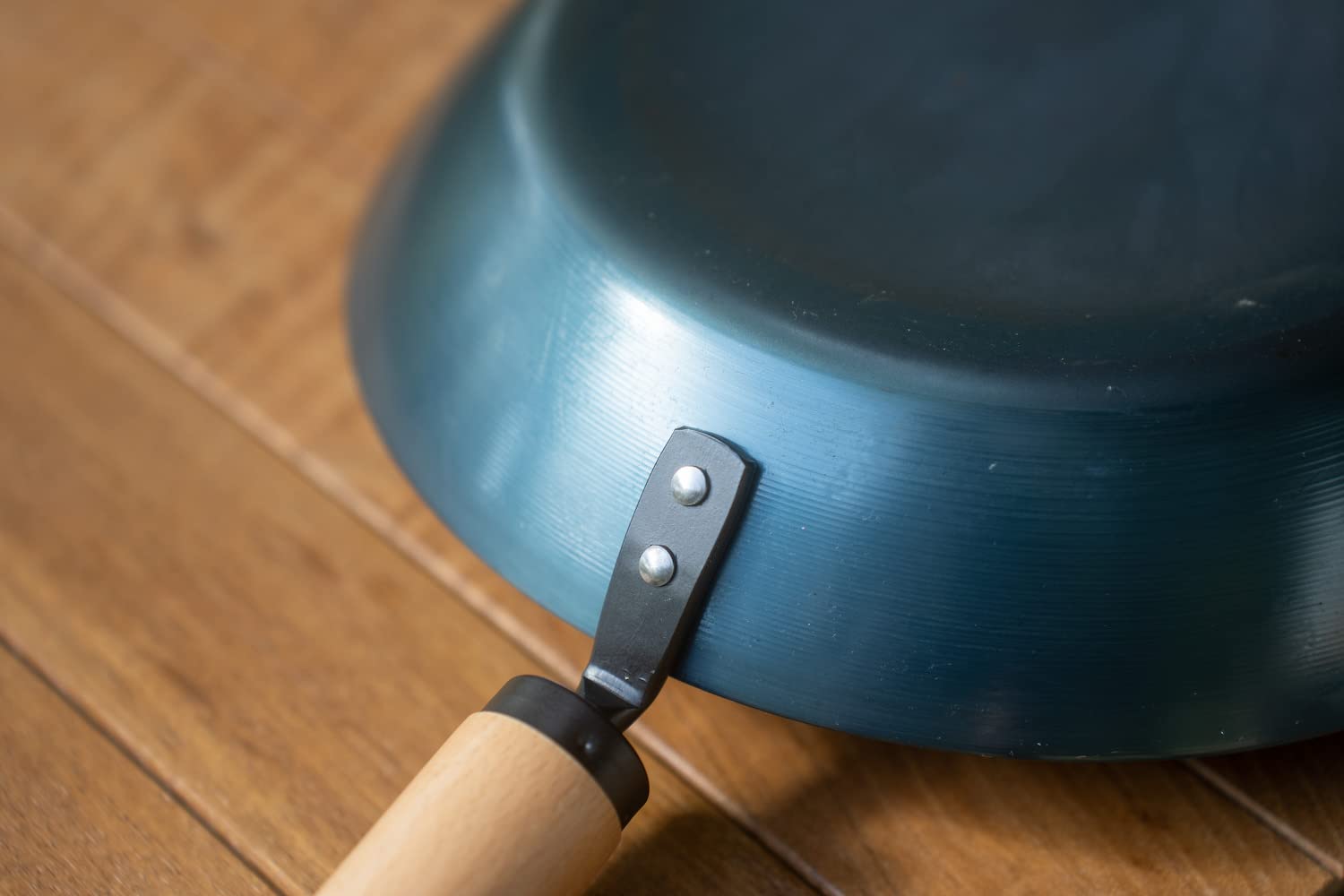 Amazon.co.jp: 使いこむほどに育つ鉄フライパン ブラックリングフック